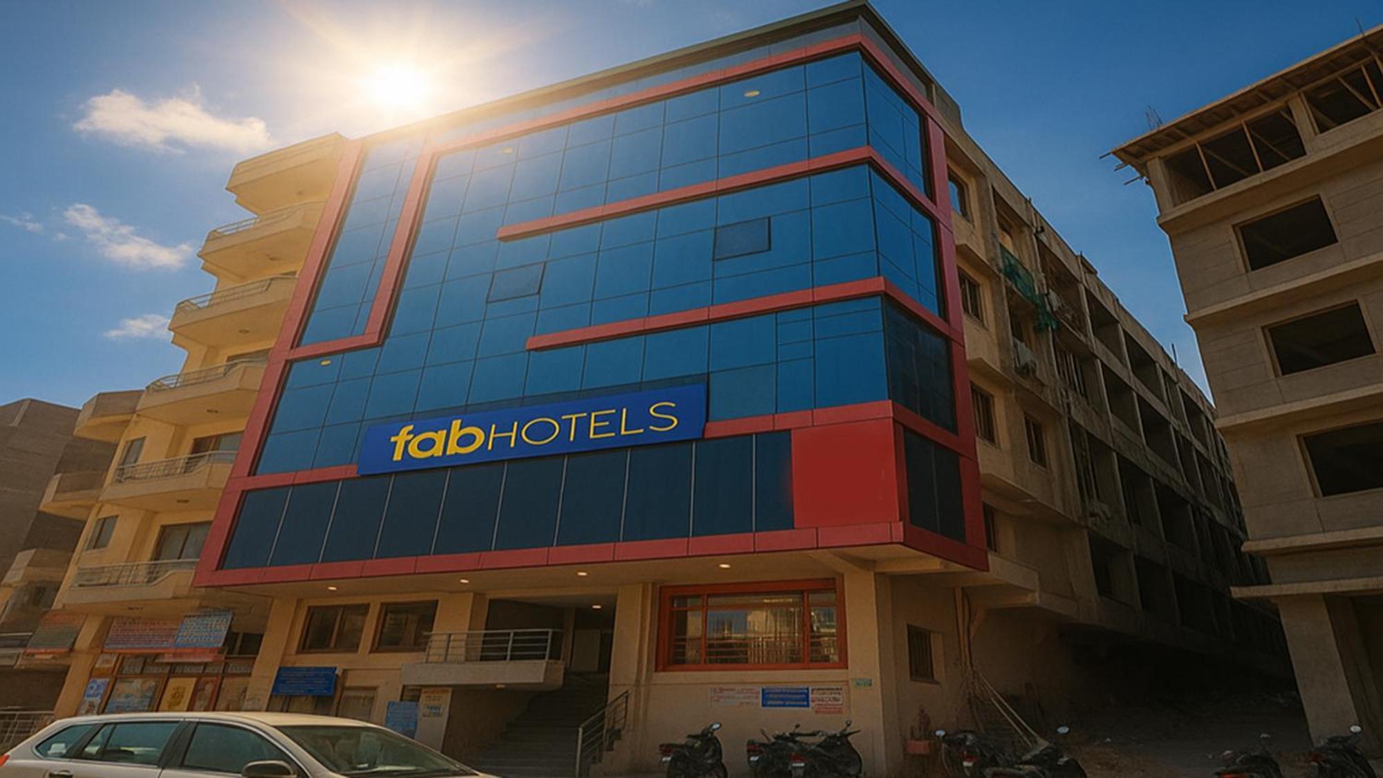 Fabhotel The Golf Inn Noida Exterior foto